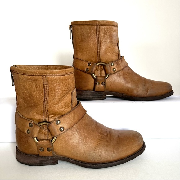 FRYE PHILIP HARNESS DISTRESSED SHORT BOOTIES IN RARE CAMEL TAN #76870. Sz 5.5 - Picture 2 of 16